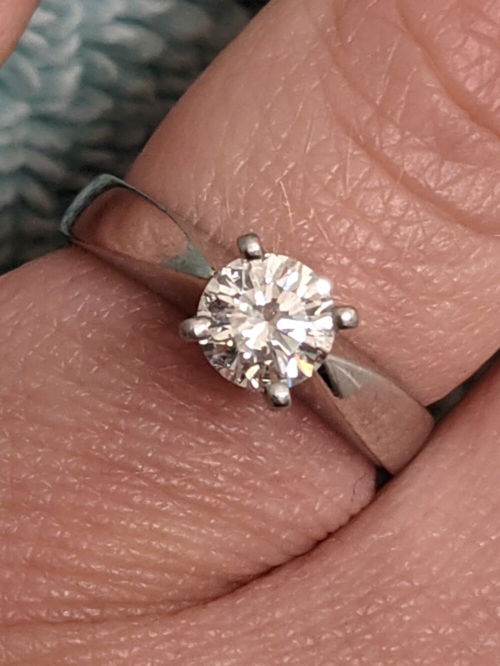 Stunning Platinum & Natural Diamond Solitaire engagement ring, $5475 value
